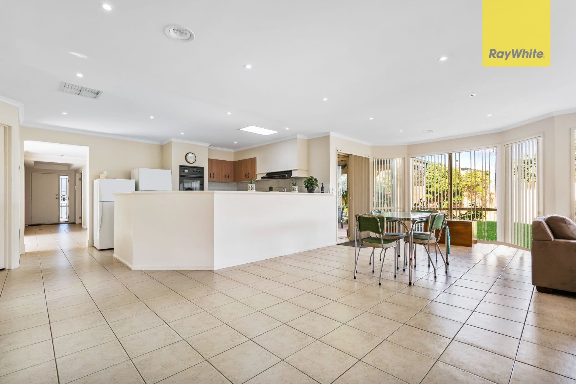 35 Perceval Crescent, Taylors Lakes VIC 3038, Taylors Lakes - Thumbnail 6