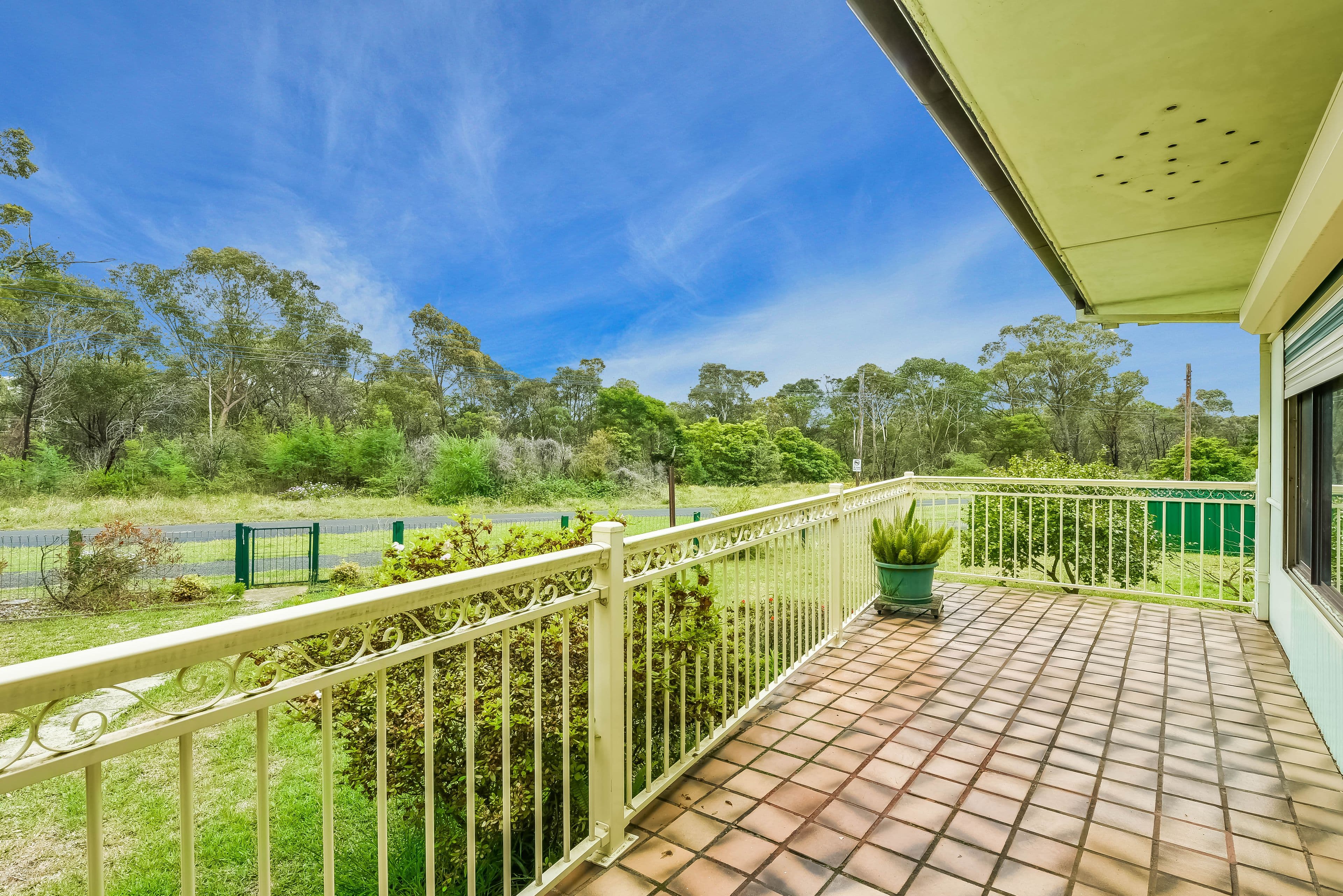 111 East Parade, Buxton - Thumbnail 2