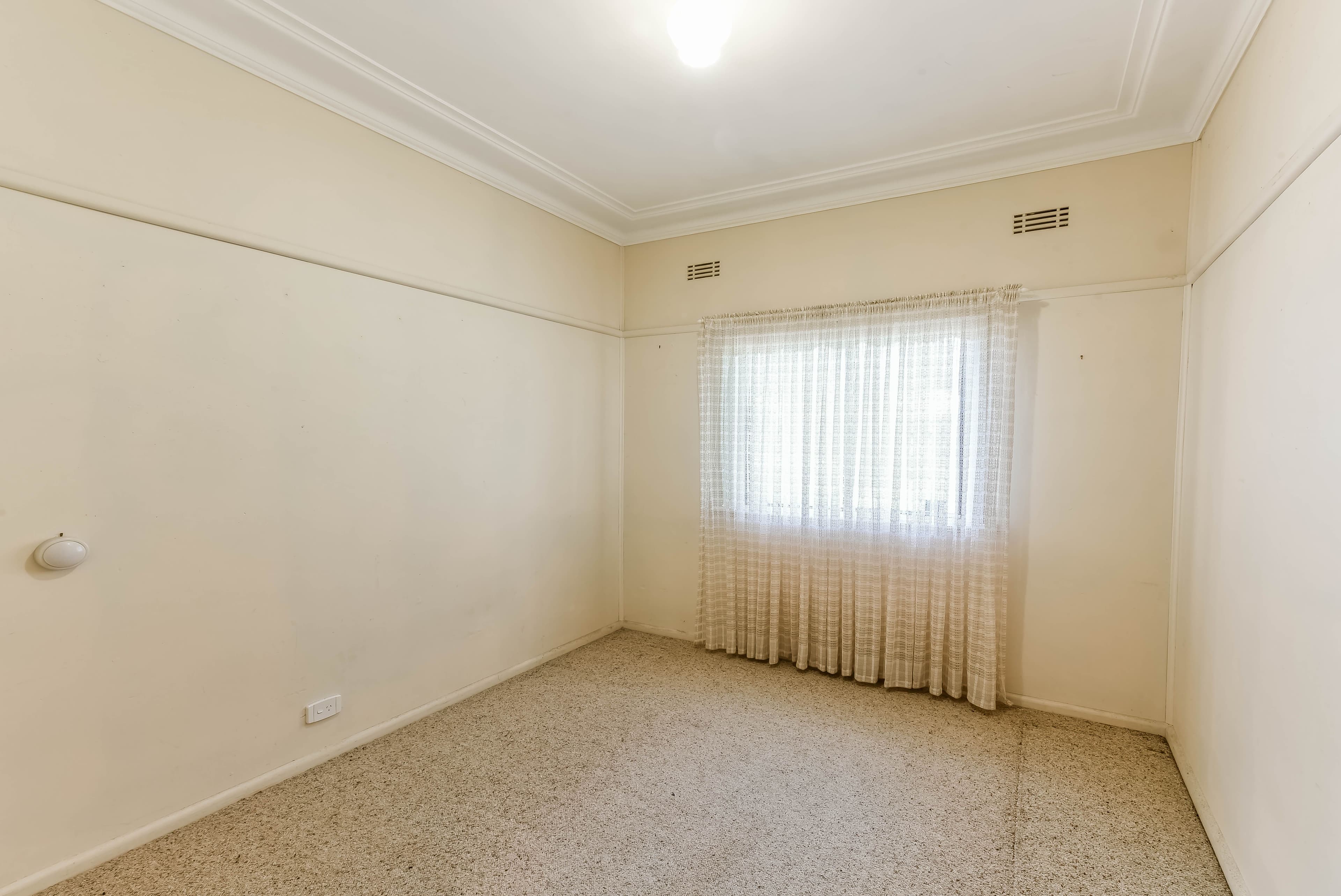 111 East Parade, Buxton - Thumbnail 5