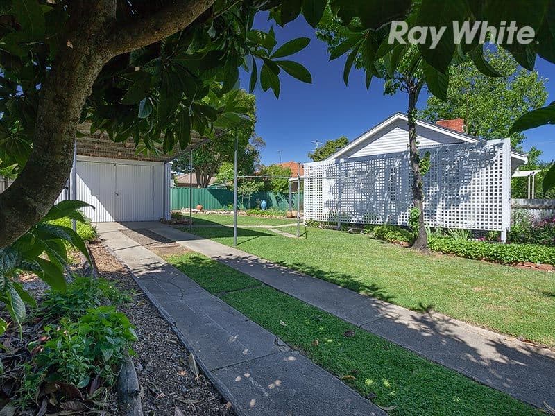 131 High Street, BEECHWORTH VIC 3747, Beechworth - Thumbnail 4
