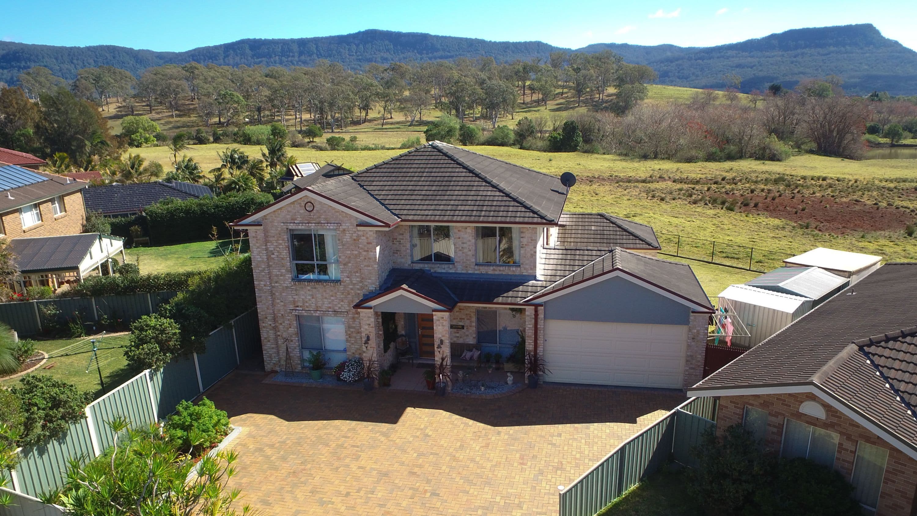 15 Barham Place, Horsley - Image 1