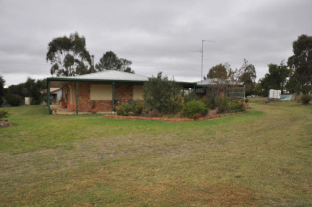 8 Clifford Street, Meringandan West QLD 4352, Meringandan West - Thumbnail 2