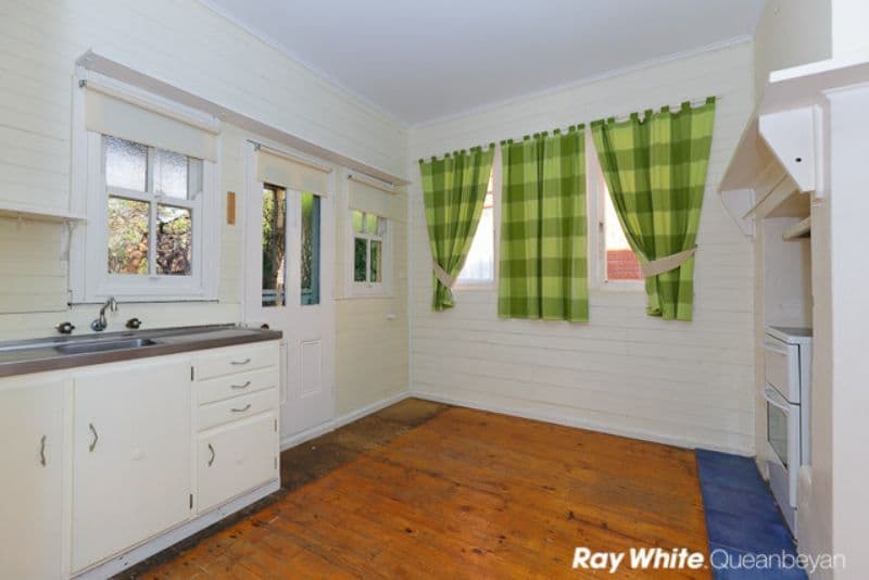 24 Crawford Street, QUEANBEYAN NSW 2620, Queanbeyan - Thumbnail 6