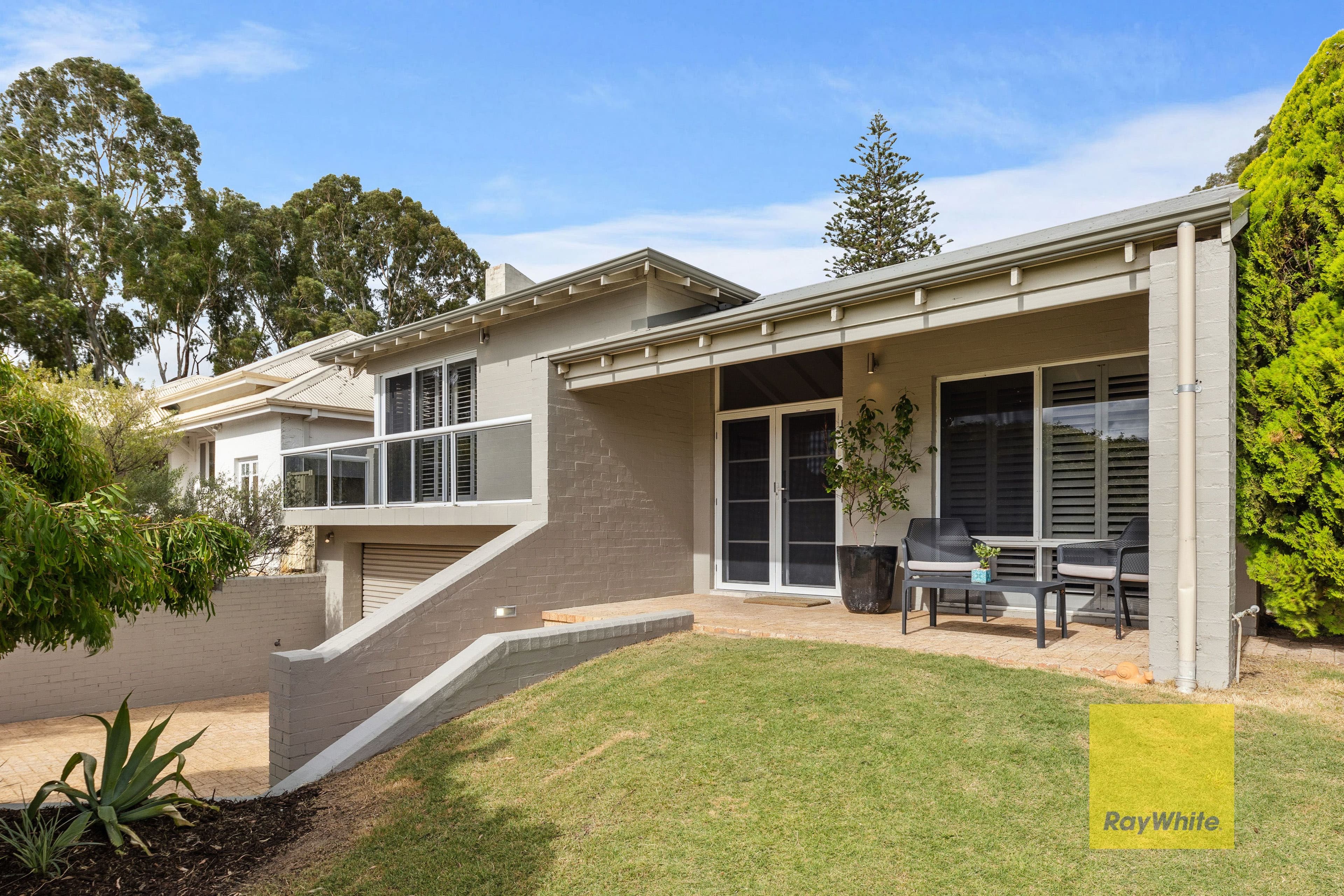4 Baird Avenue, Nedlands WA 6009, Nedlands - Thumbnail 2