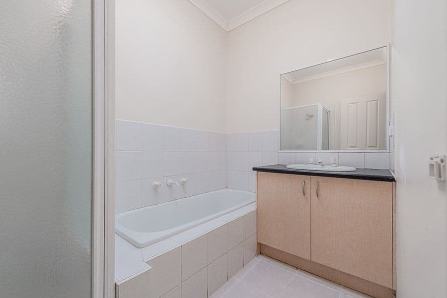 5 Shannon Grove, Roxburgh Park VIC 3064, Roxburgh Park - Thumbnail 6