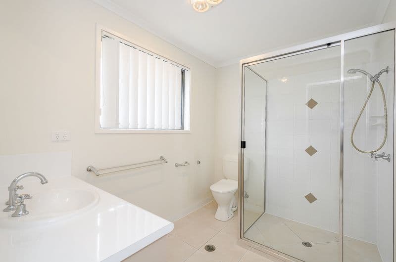 121 Emmadale Drive, New Auckland QLD 4680, New Auckland - Thumbnail 6