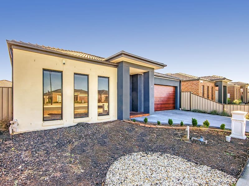 13 Connor Drive, BURNSIDE HEIGHTS VIC 3023, Burnside Heights - Thumbnail 3