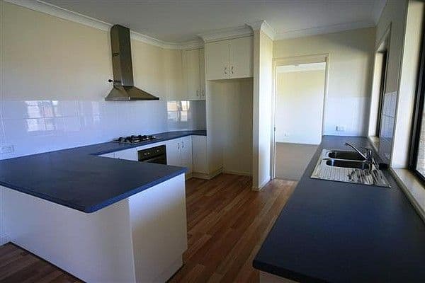 38 Glen Eagles Drive, Dalby QLD 4405, Dalby - Thumbnail 2