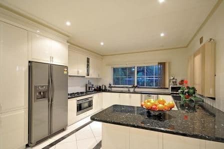 74 Therese Avenue, MOUNT WAVERLEY VIC 3149, Mount Waverley - Thumbnail 2