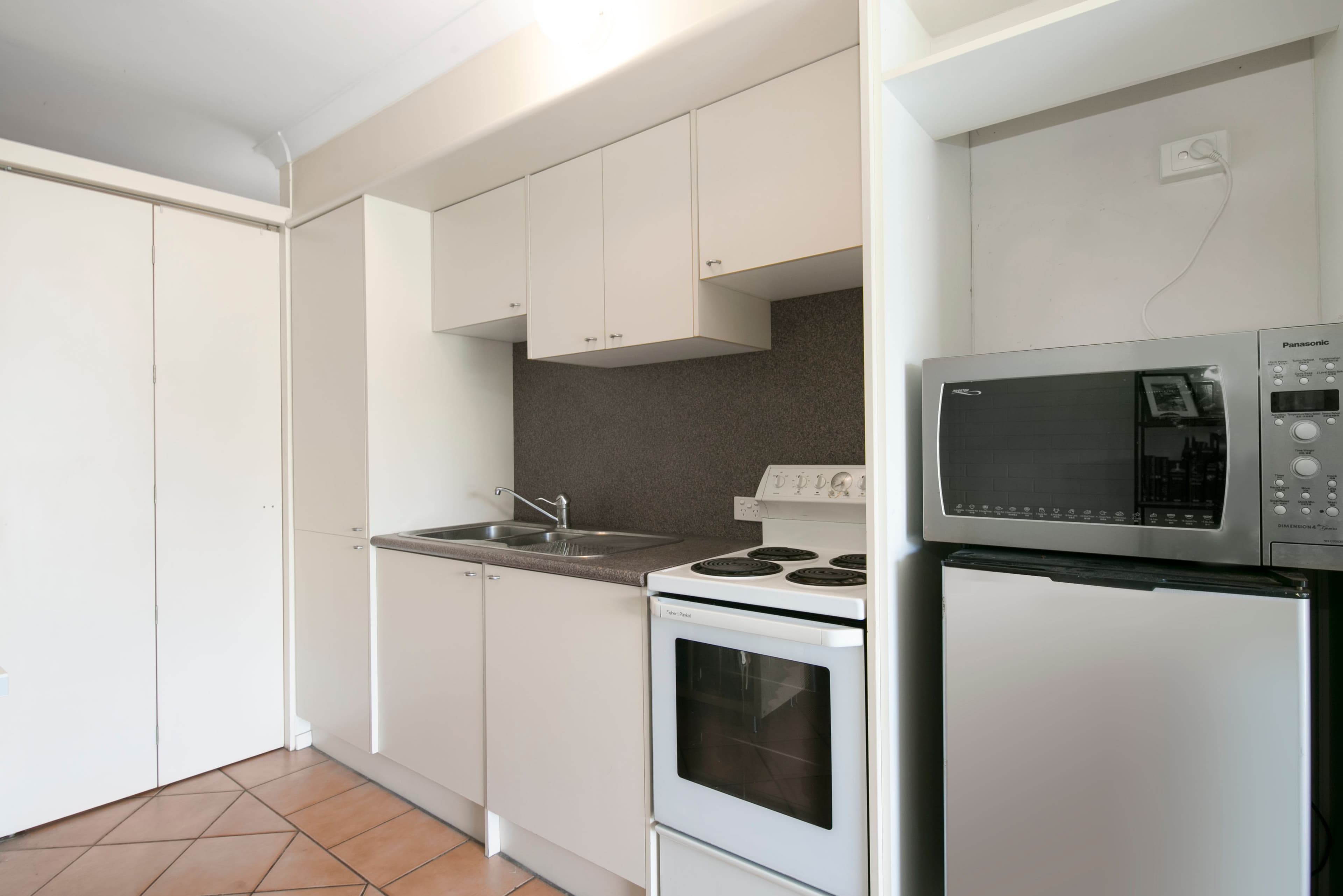 10 Morris Street, Highgate Hill QLD 4101, Highgate Hill - Thumbnail 3