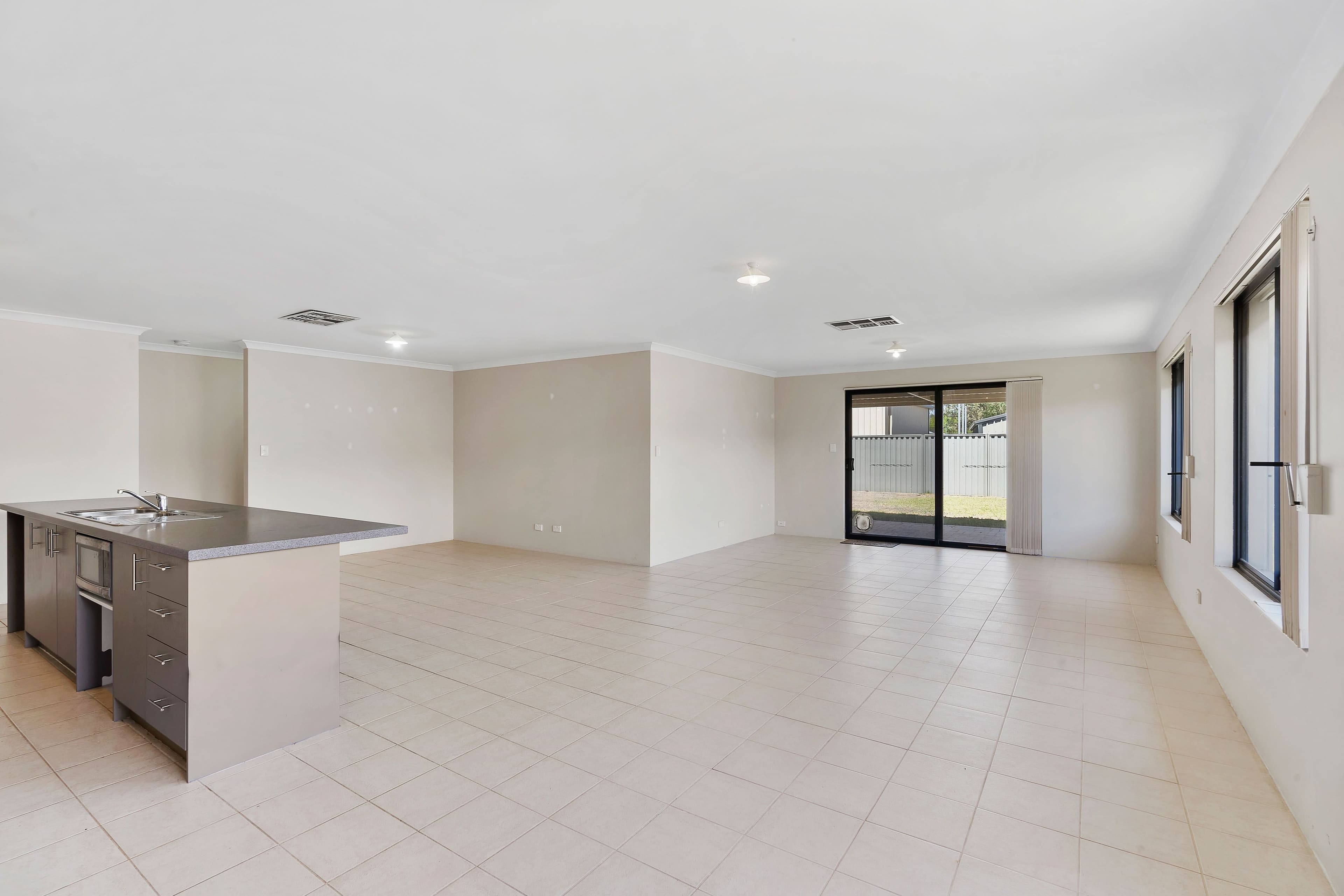 114 Countess Circuit, South Yunderup WA 6208, South Yunderup - Thumbnail 7