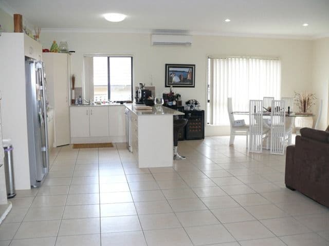 5 Amaranth Crescent, UPPER COOMERA QLD 4209, Upper Coomera - Thumbnail 2