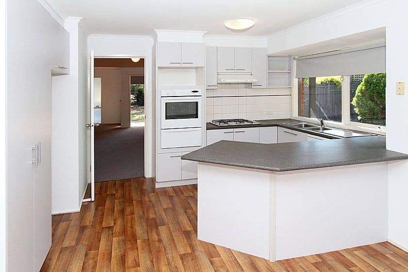 107 Woolnough Drive, MILL PARK VIC 3082, Mill Park - Thumbnail 2