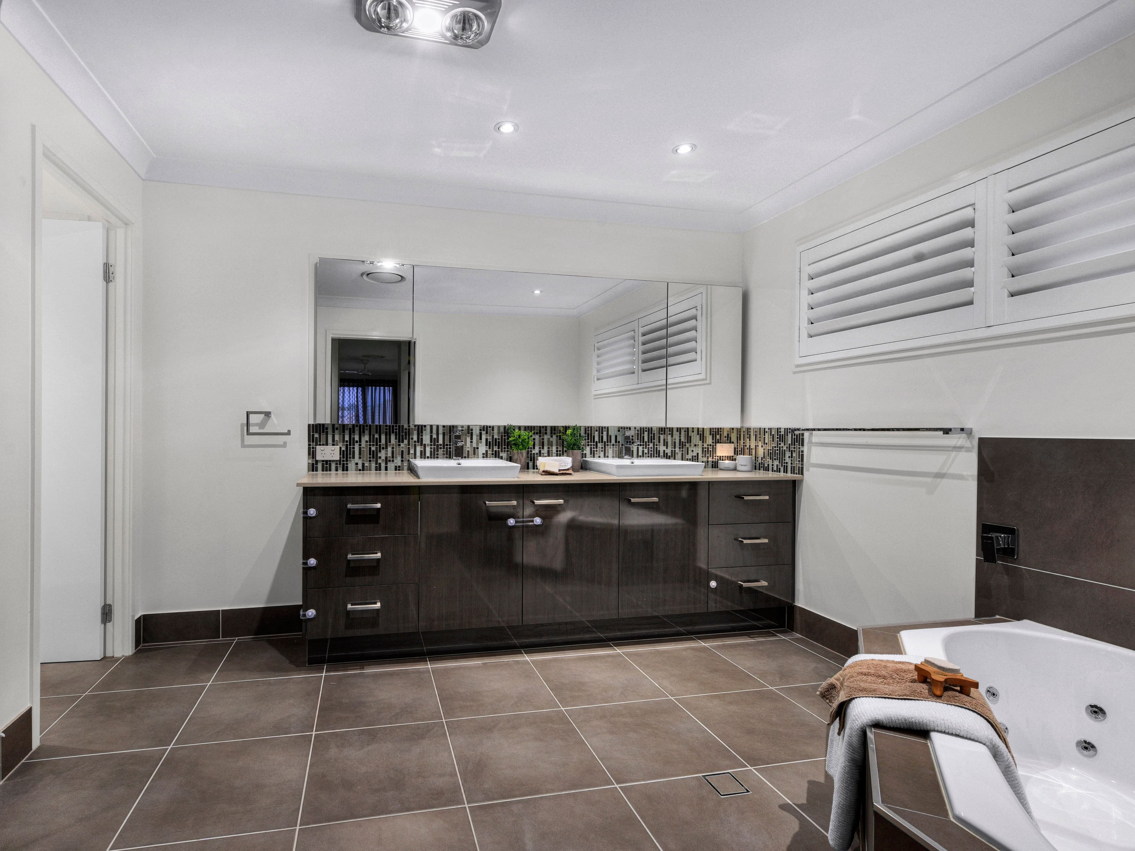 11 Cassia Street, Bridgeman Downs QLD 4035, Bridgeman Downs - Thumbnail 8