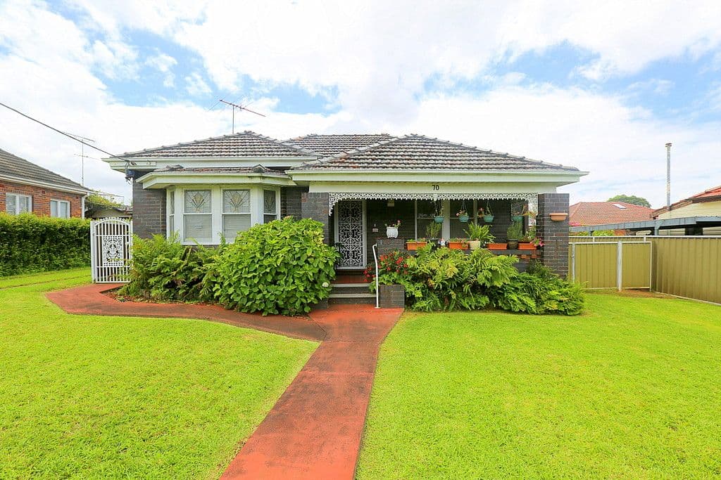 70 Batt Street, Sefton - Image 1