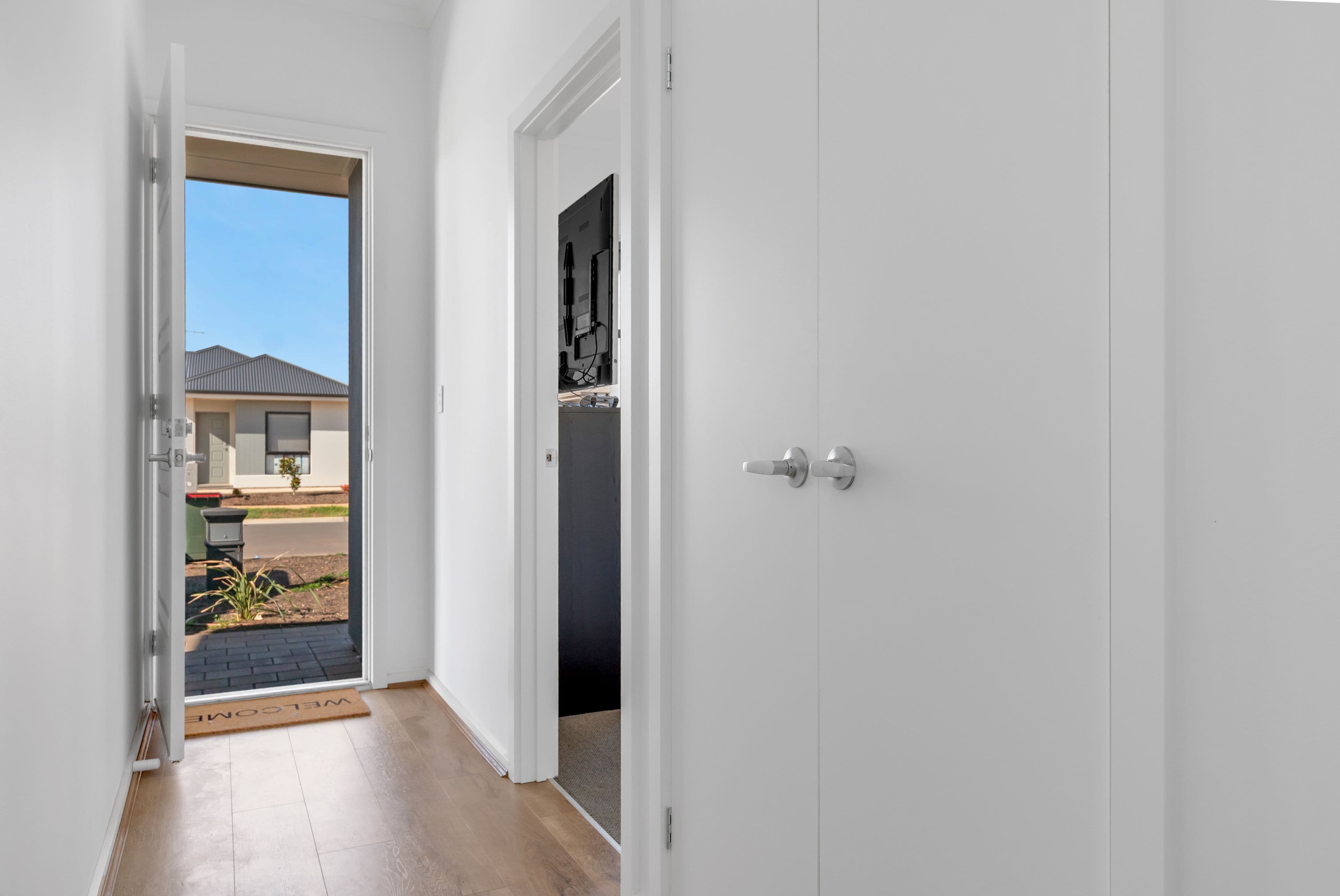 11 Gooloowan Circle, BRASSALL QLD 4305, Brassall - Thumbnail 5