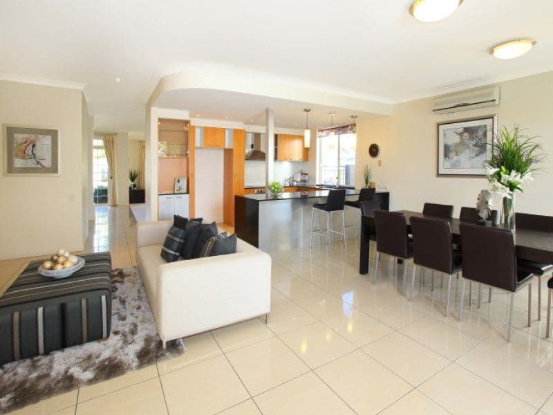 111 Edinburgh Road, BENOWA QLD 4217, Benowa - Thumbnail 3