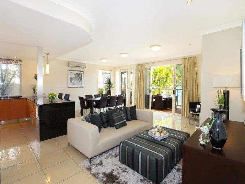 111 Edinburgh Road, BENOWA QLD 4217, Benowa - Thumbnail 4