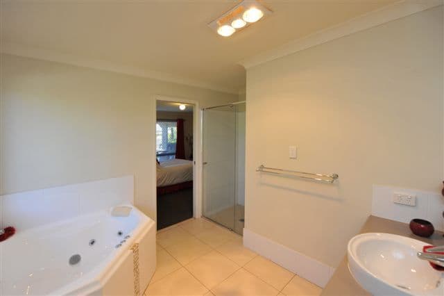57 Belclaire Drive, WESTBROOK QLD 4350, Westbrook - Thumbnail 7