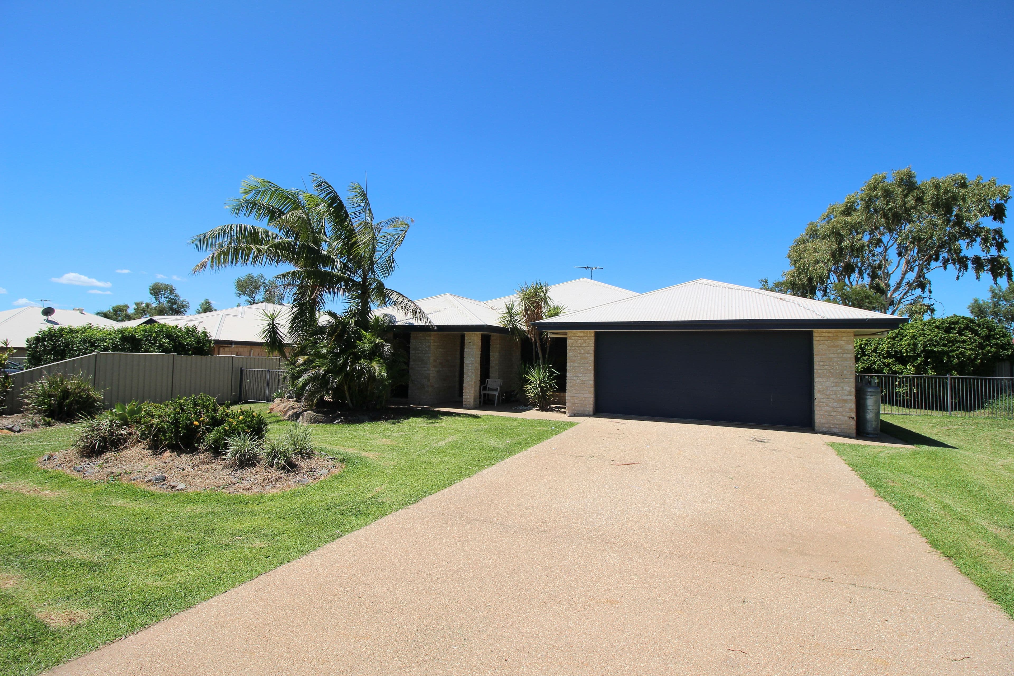 4 Mooney Crescent, Emerald QLD 4720, Emerald - Image 1