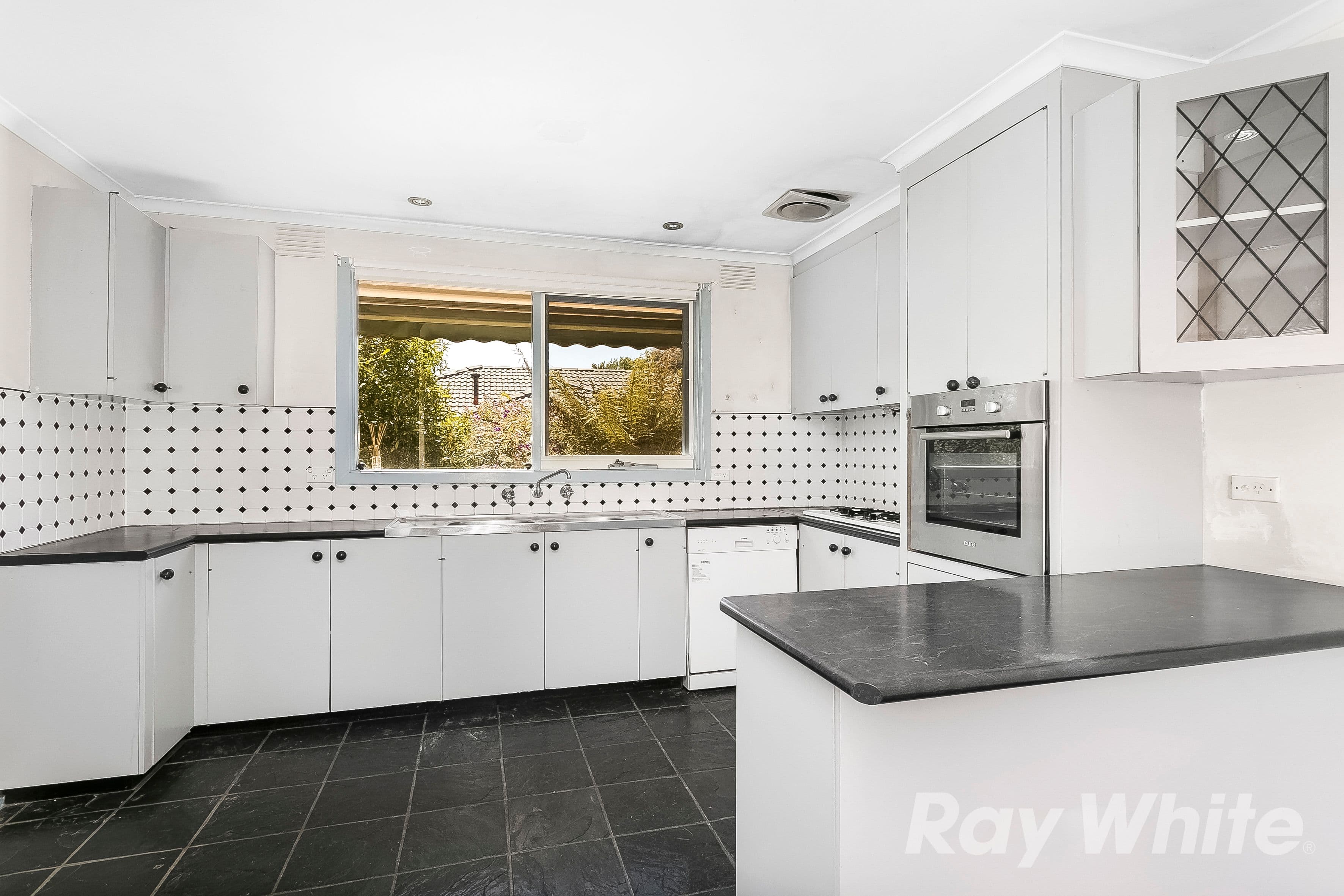 8 Dirkala Court, Mulgrave VIC 3170, Mulgrave - Thumbnail 3
