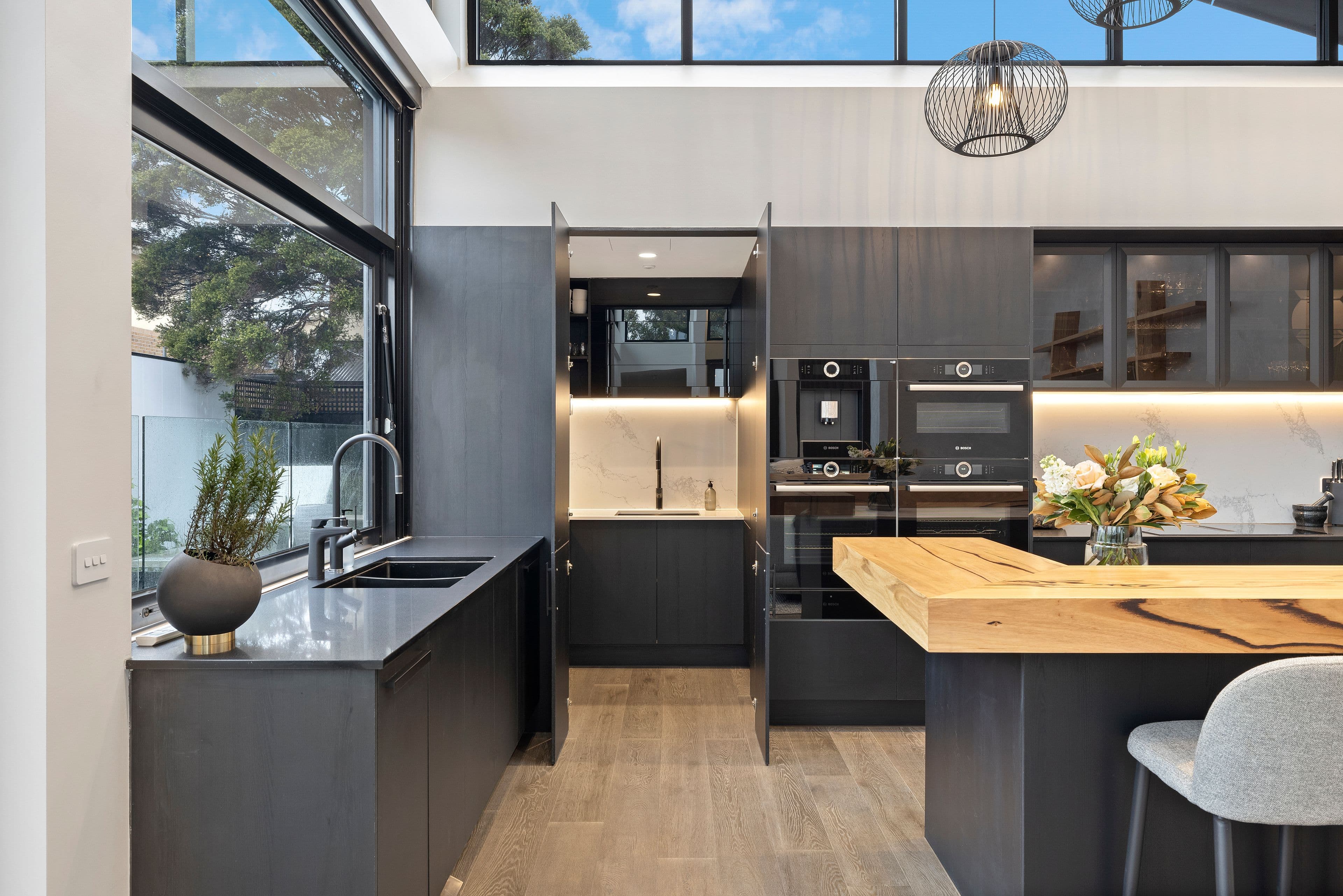 10 Bronte Court, Hampton VIC 3188, Hampton - Thumbnail 3