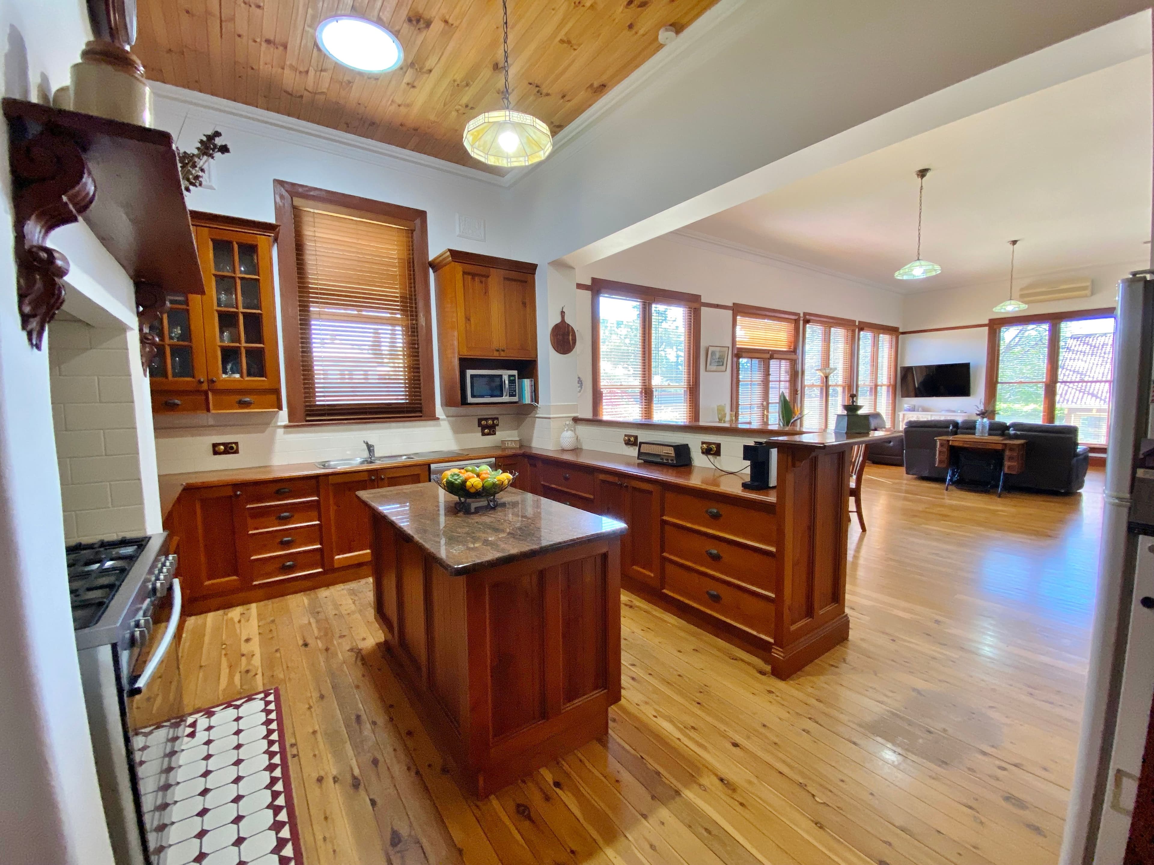 2 Lynch Street, Young NSW 2594, Young - Thumbnail 5