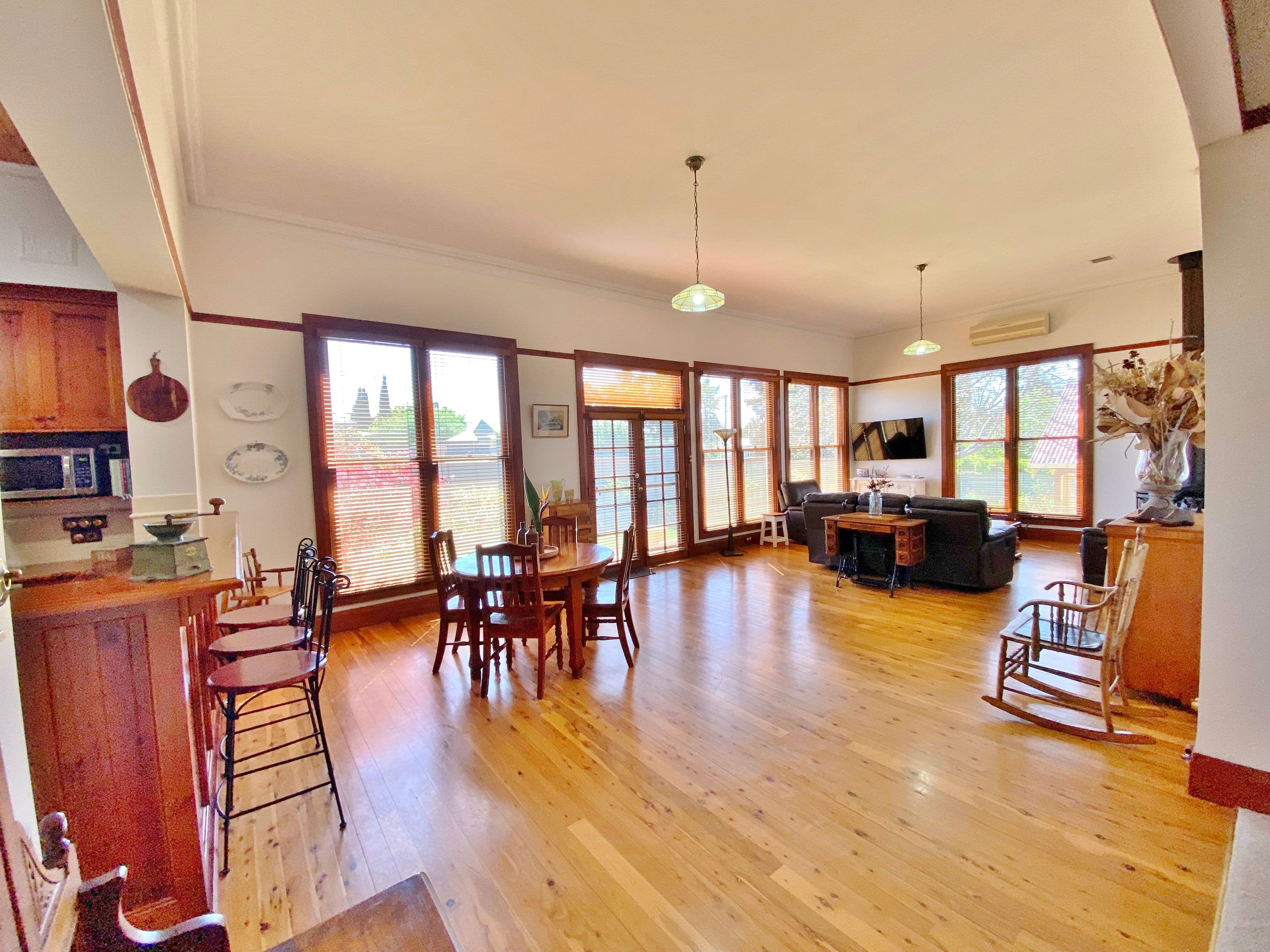 2 Lynch Street, Young NSW 2594, Young - Thumbnail 7