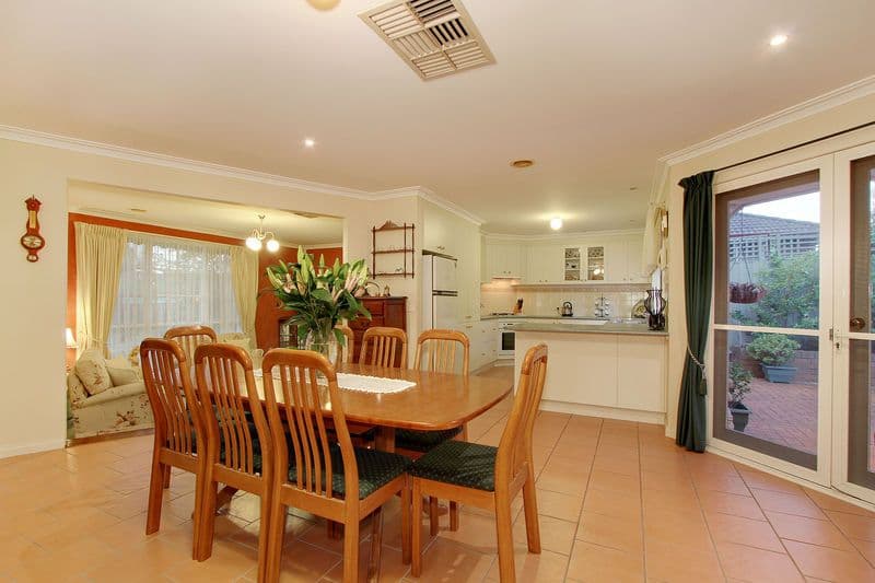 4 ROYAL Road, CROYDON SOUTH VIC 3136, Croydon South - Thumbnail 3