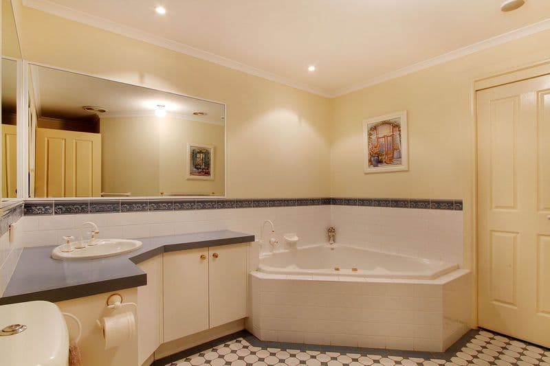4 ROYAL Road, CROYDON SOUTH VIC 3136, Croydon South - Thumbnail 6