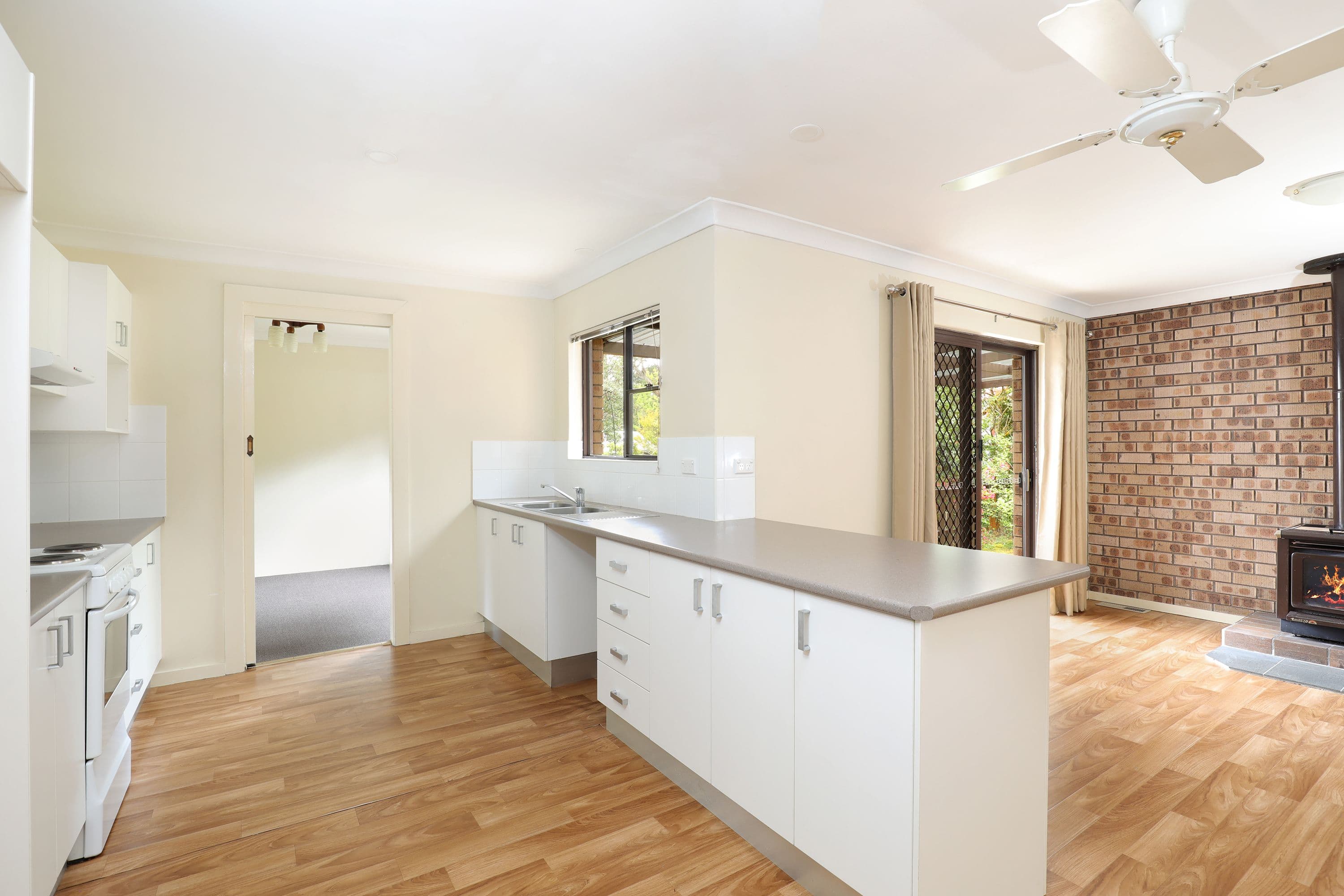 10 Mel Avenue, Blackheath NSW 2785, Blackheath - Thumbnail 2
