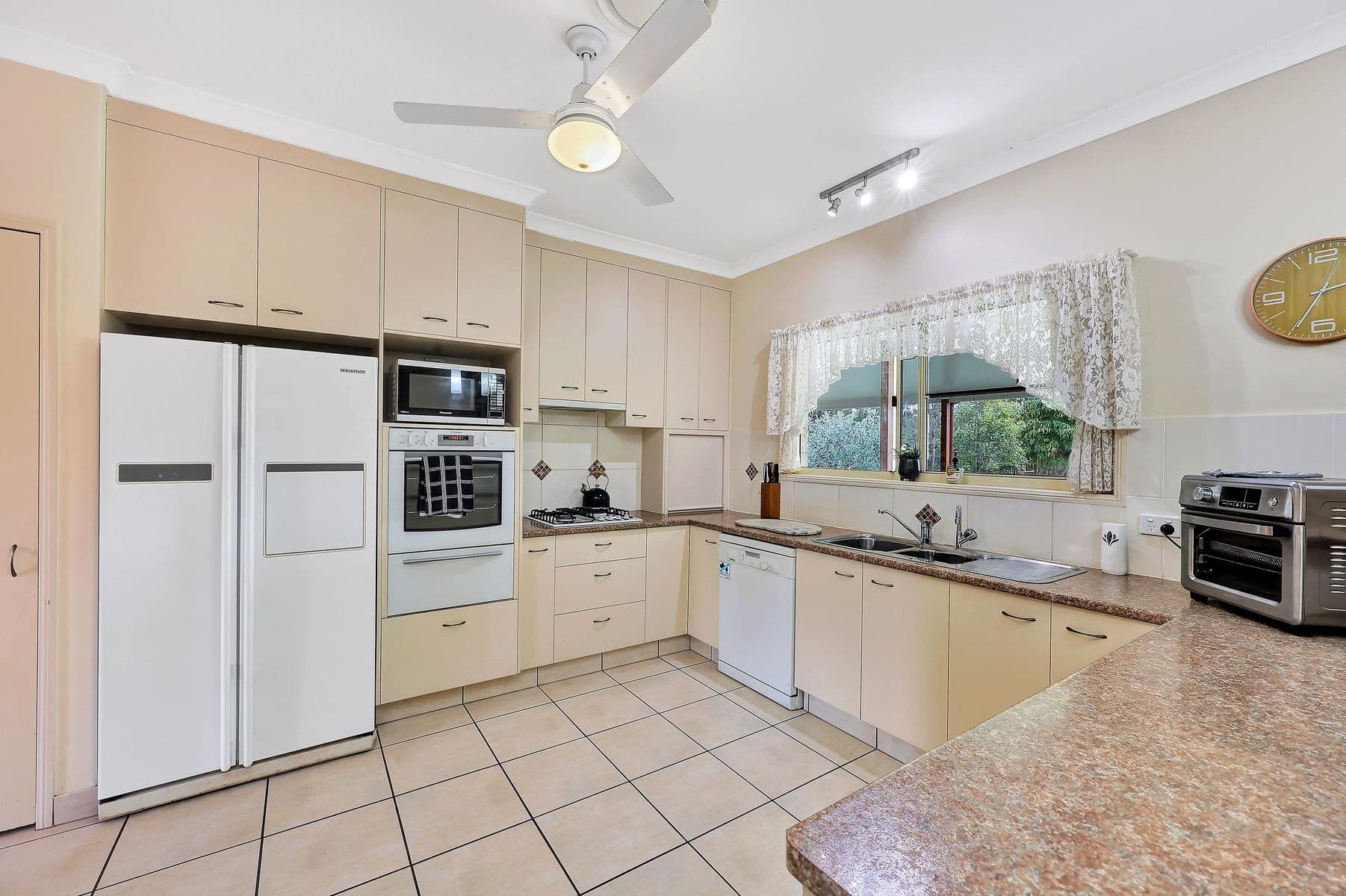 4 Melaleuca Court, Redridge QLD 4660, Redridge - Thumbnail 4