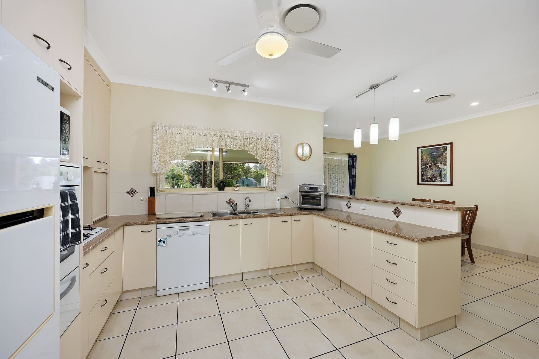 4 Melaleuca Court, Redridge QLD 4660, Redridge - Thumbnail 5