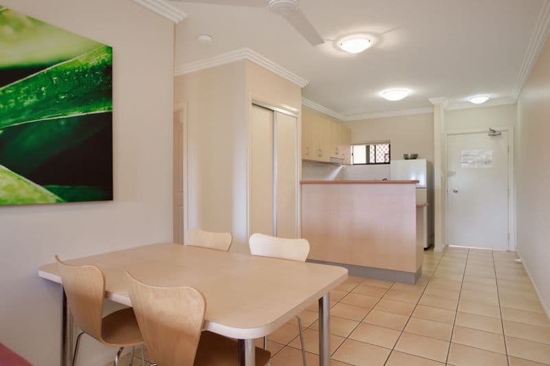 39 Digger Street, CAIRNS NORTH QLD 4870, Cairns North - Thumbnail 3