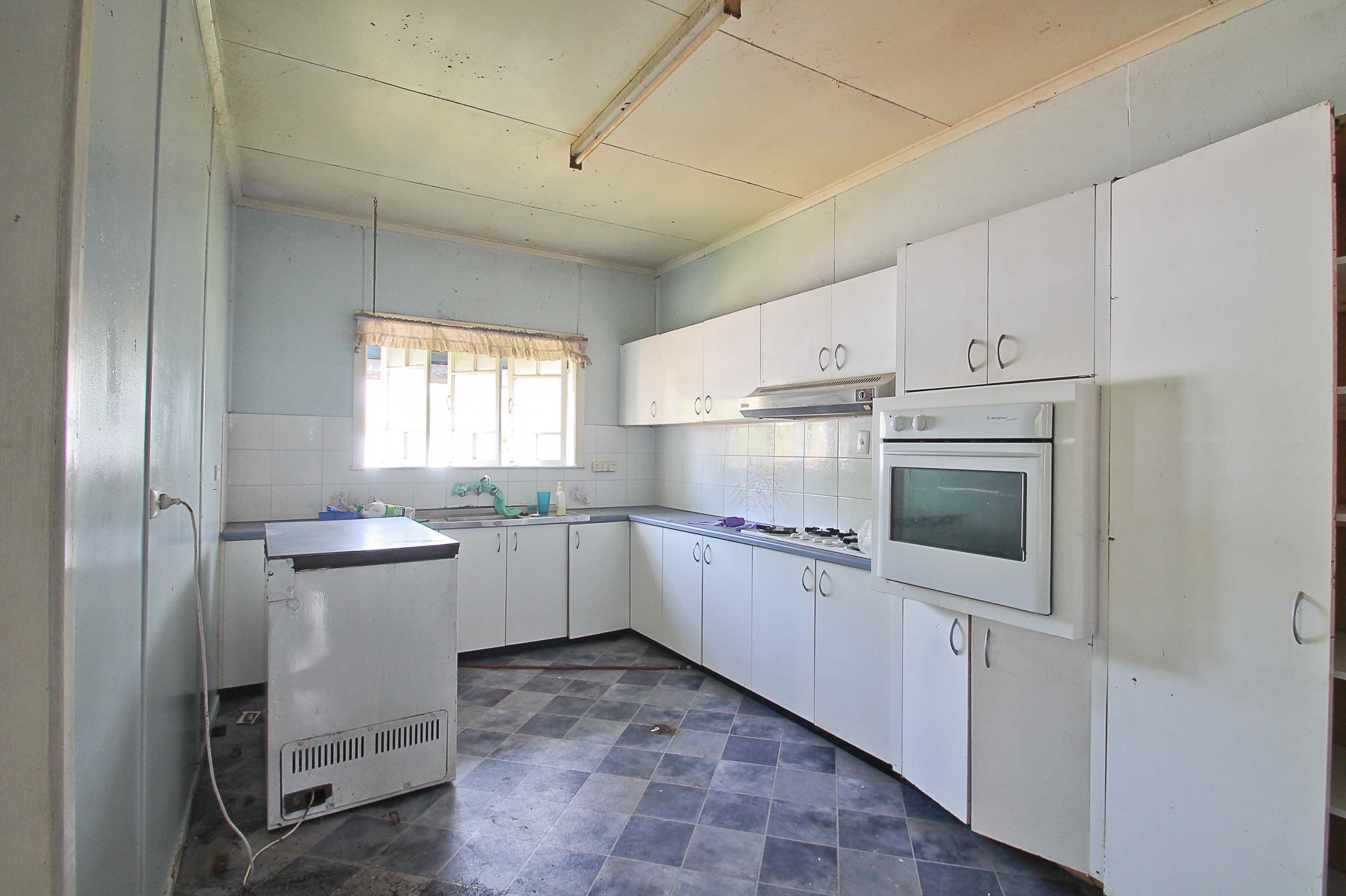 72 Francis Street, NORTH IPSWICH QLD 4305, North Ipswich - Thumbnail 4