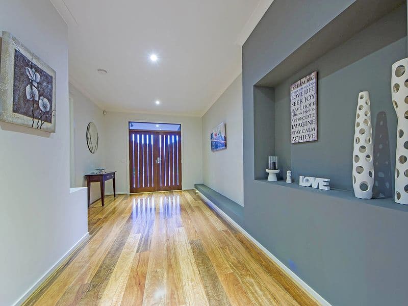 10 Coronat Drive, Williams Landing VIC 3027, Williams Landing - Thumbnail 2