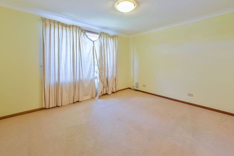 4 Scarborough Close, Narellan NSW 2567, Narellan - Thumbnail 2