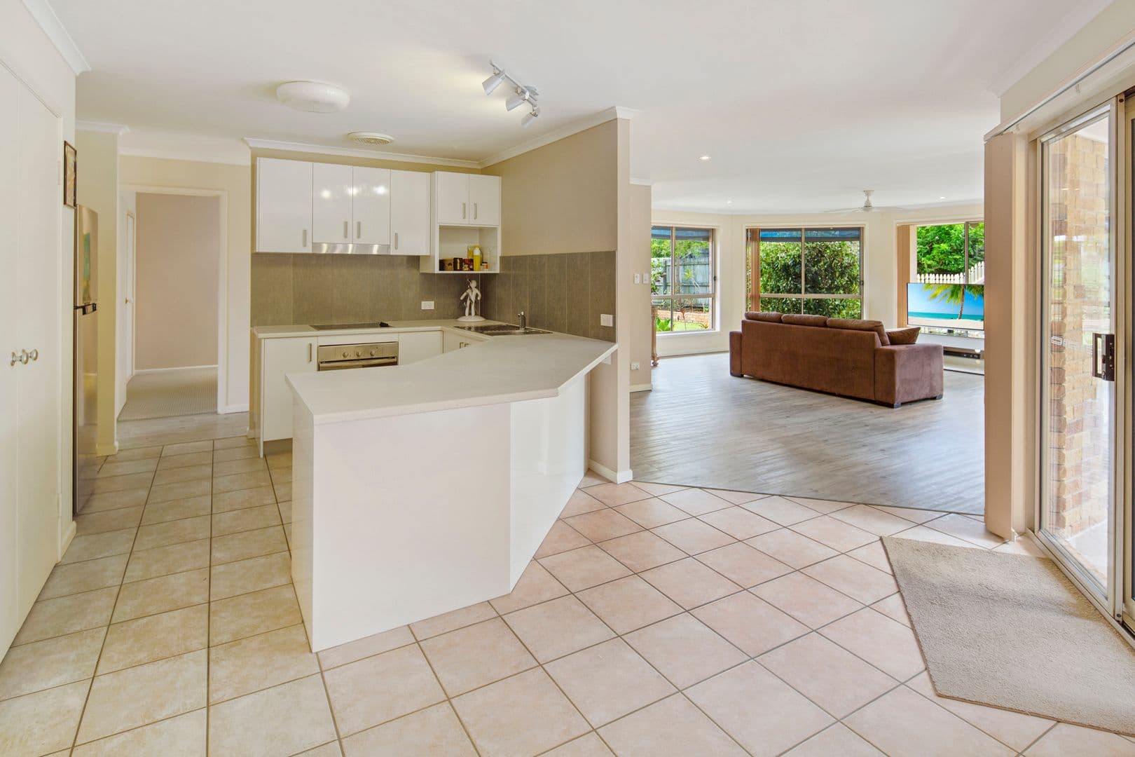 8 Rosella Place, Tewantin QLD 4565, Tewantin - Thumbnail 2