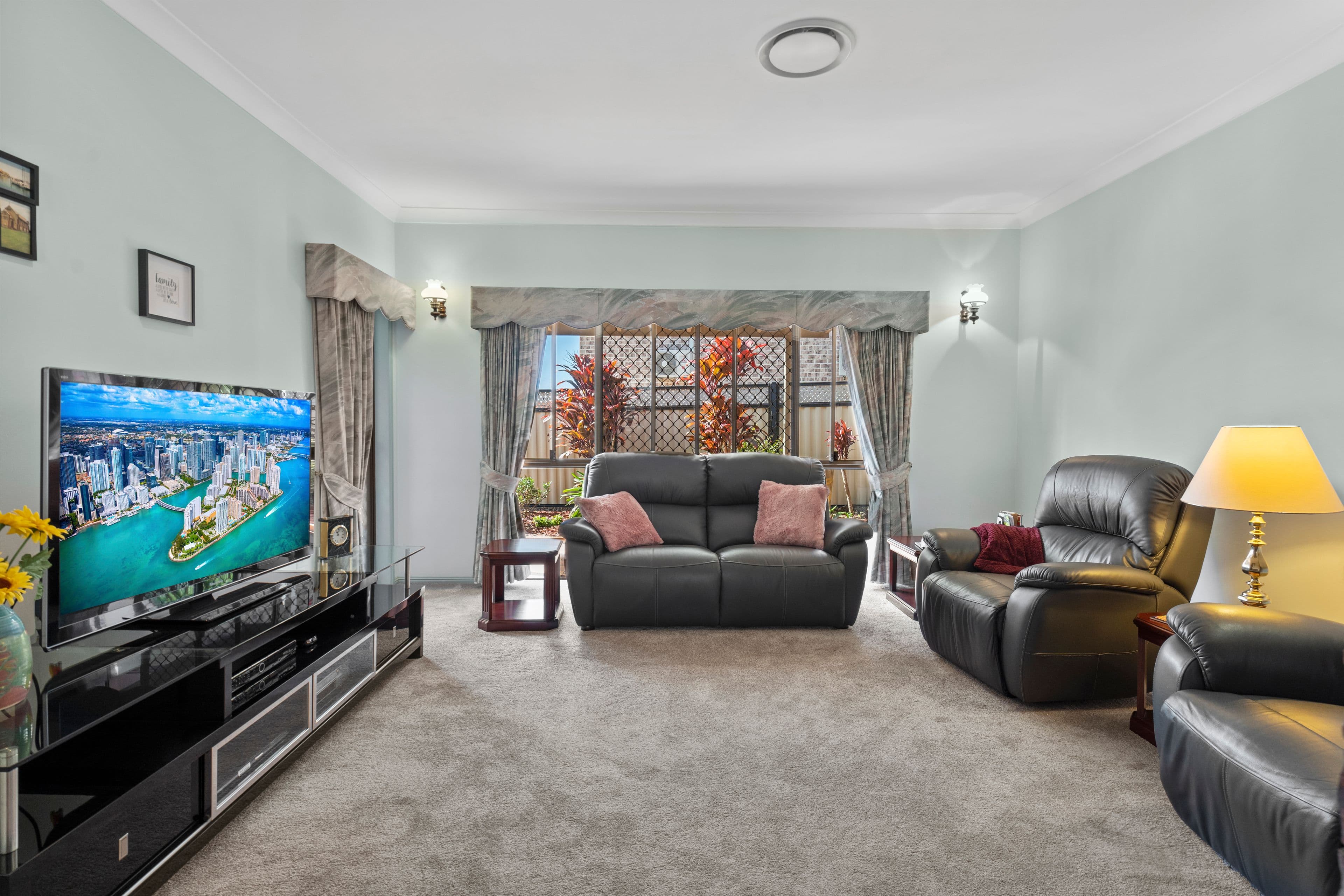 34 Boorala Crescent, Eight Mile Plains QLD 4113, Eight Mile Plains - Thumbnail 2