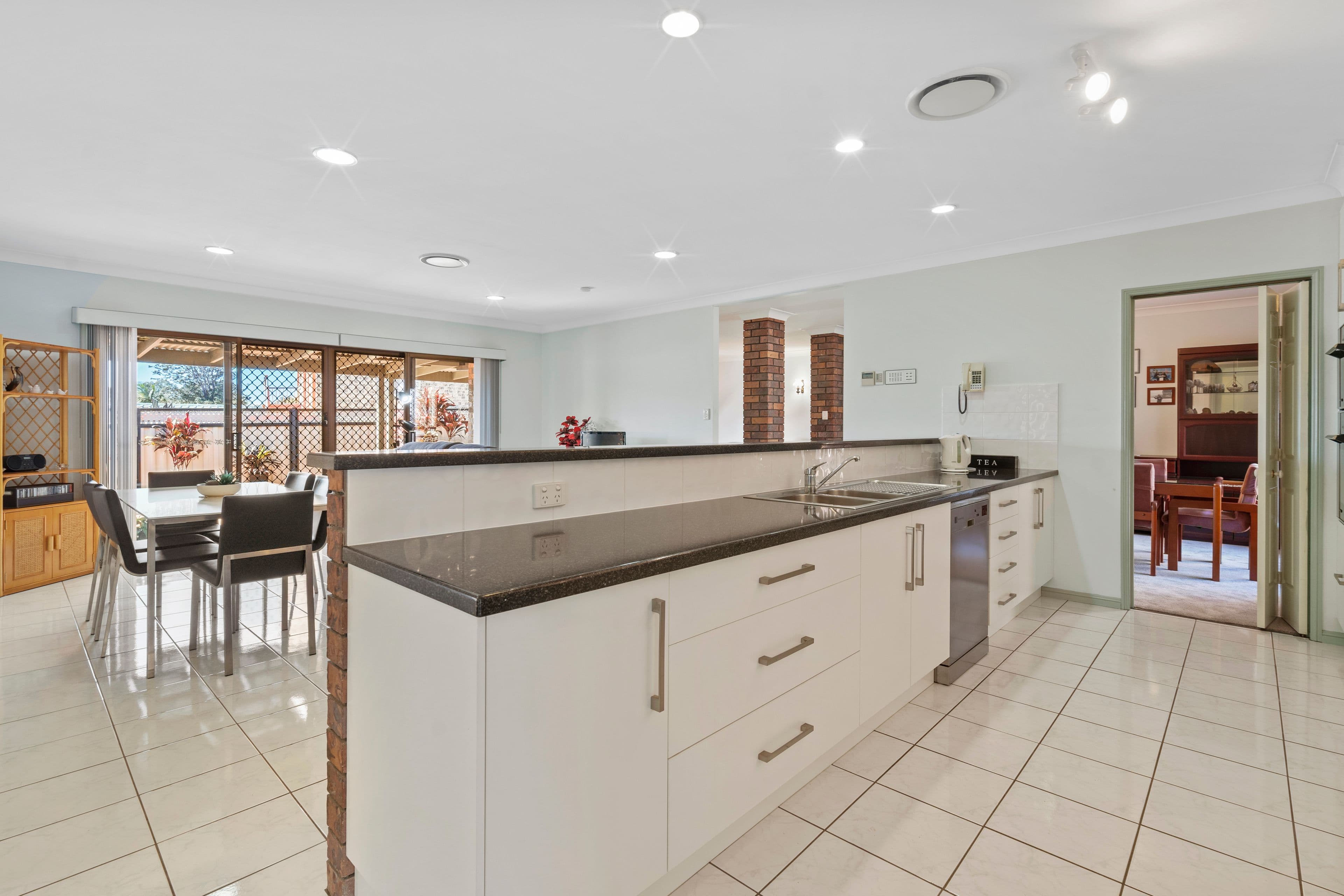 34 Boorala Crescent, Eight Mile Plains QLD 4113, Eight Mile Plains - Thumbnail 4