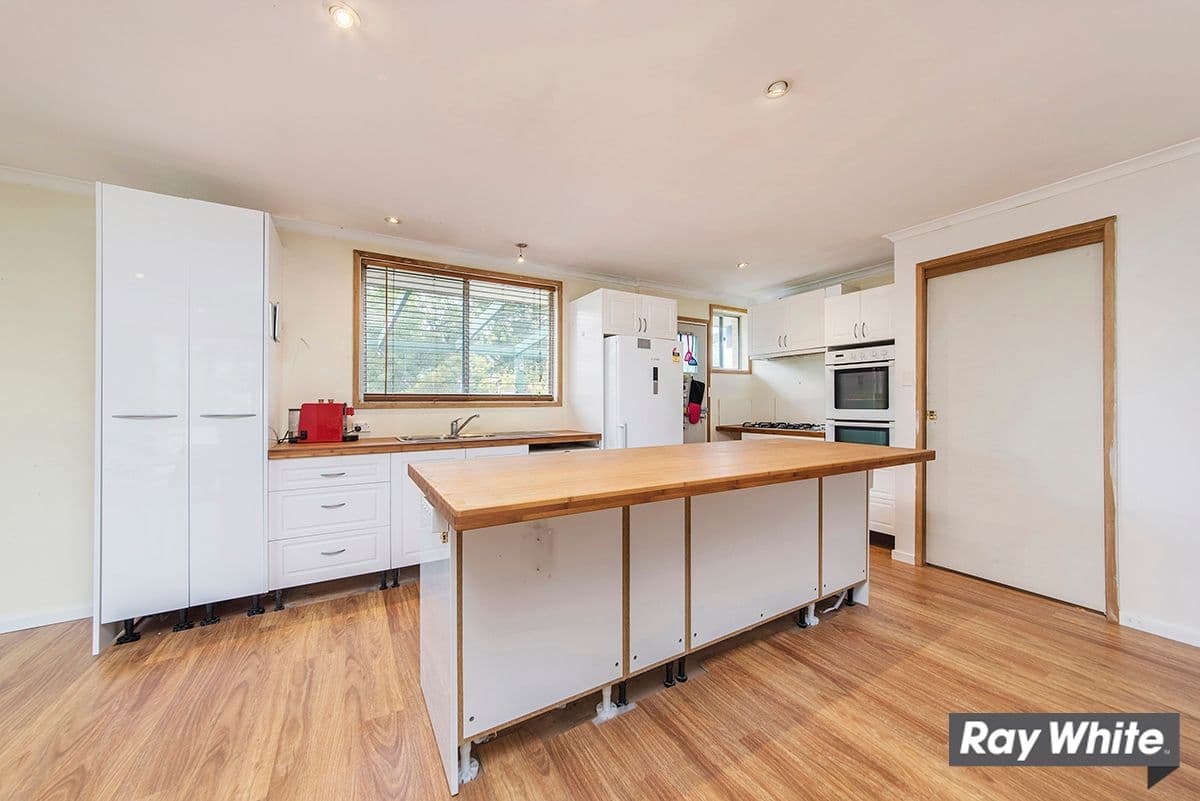 9 Gundulu Place, Giralang ACT 2617, Giralang - Thumbnail 4