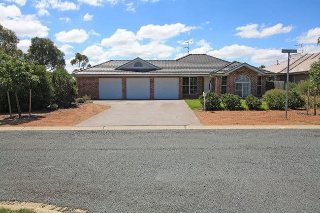 16 Lundie Street, BUNGENDORE NSW 2621, Bungendore - Image 1