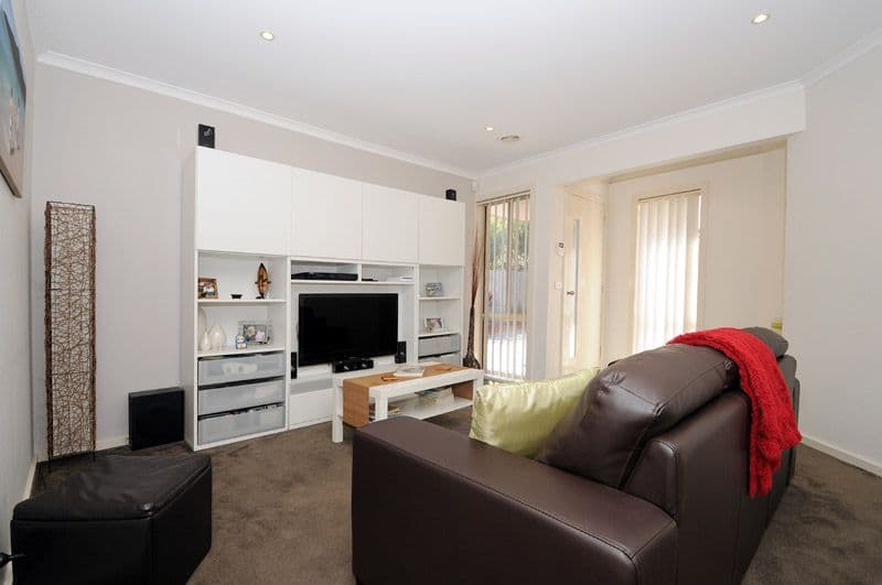 10 Ross Street, FERNTREE GULLY VIC 3156, Ferntree Gully - Thumbnail 3