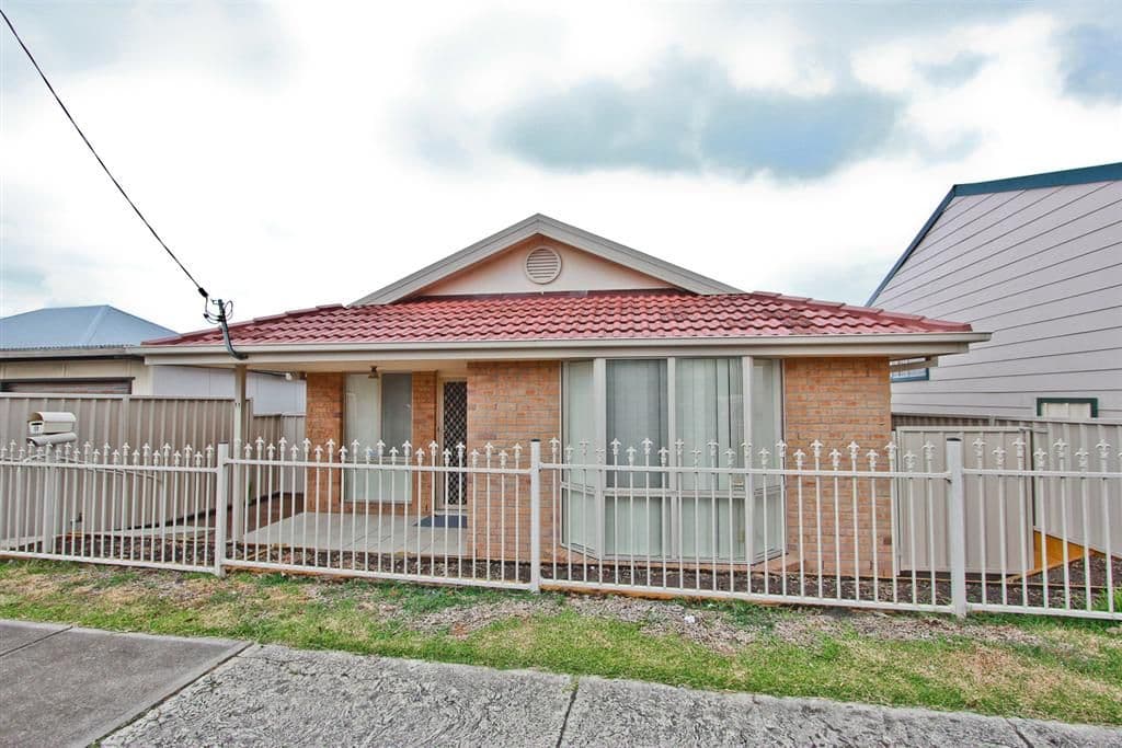 11 Crown Street, STOCKTON NSW 2295, Stockton - Image 1