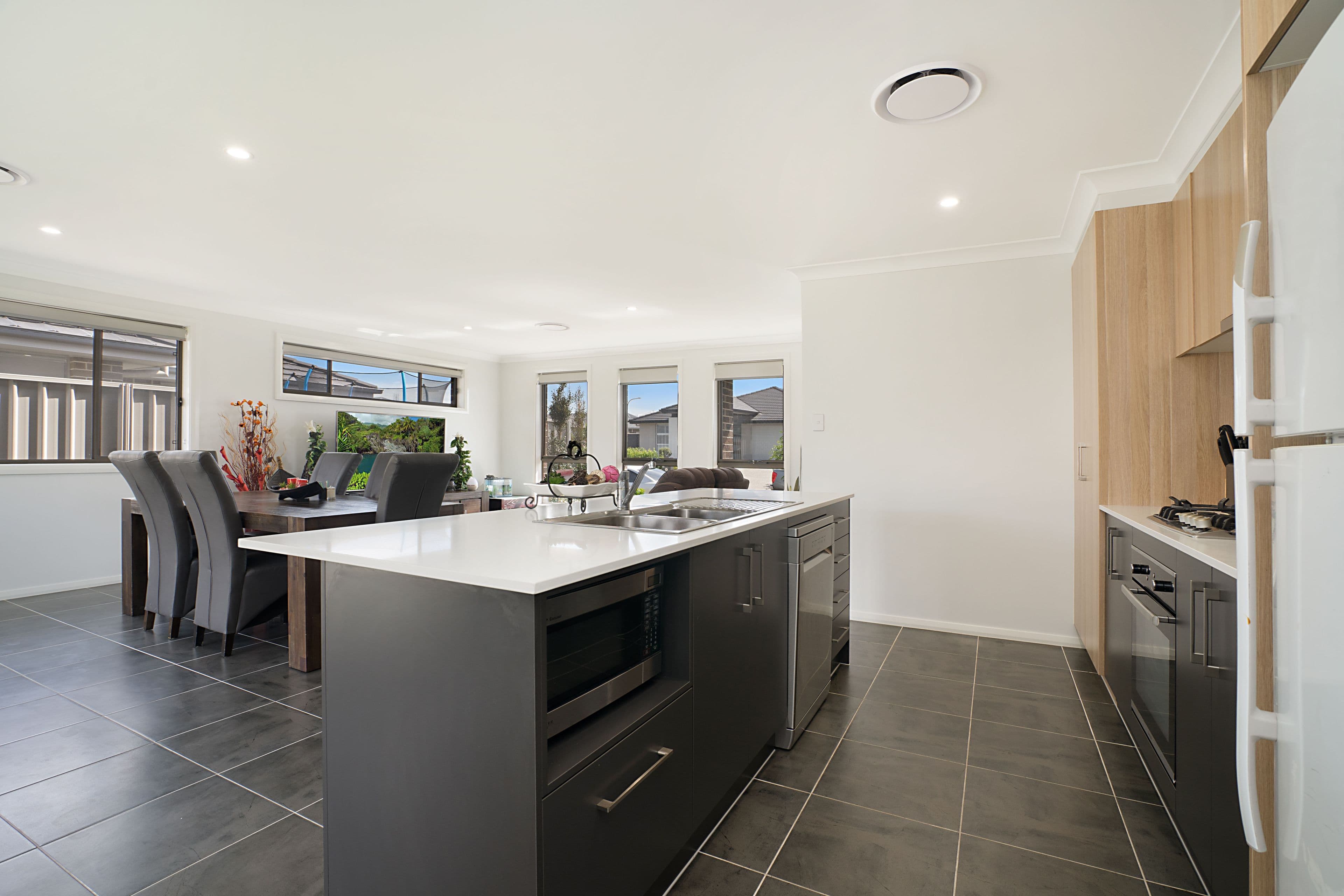 11 Starling Street, Aberglasslyn NSW 2320, Aberglasslyn - Thumbnail 2