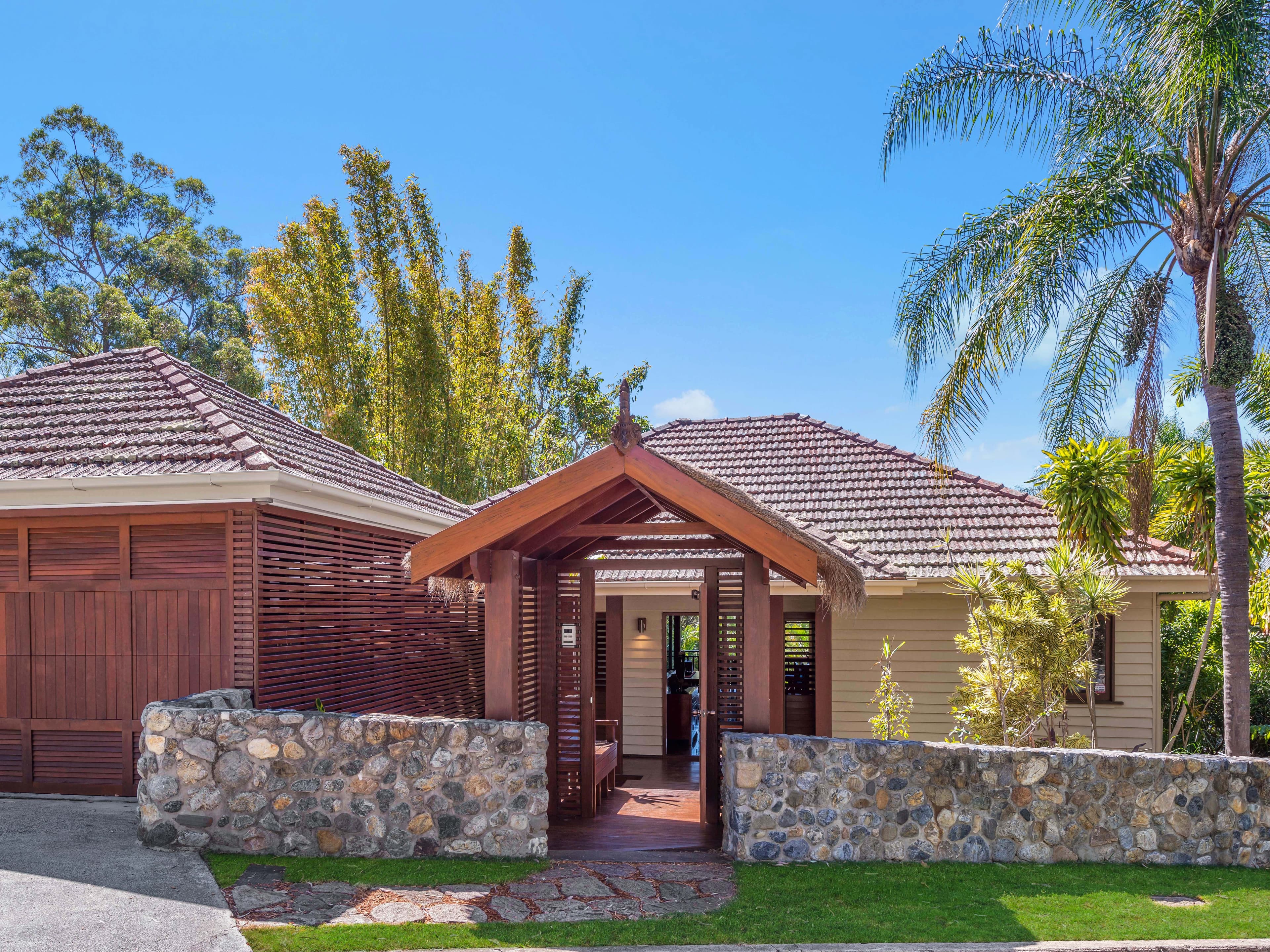 41 Outlook Crescent, Bardon QLD 4065, Bardon - Thumbnail 2