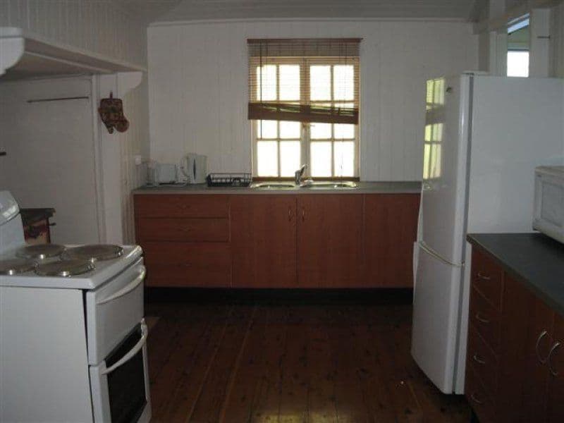 8 Mayne Street, Roma QLD 4455, Roma - Thumbnail 2