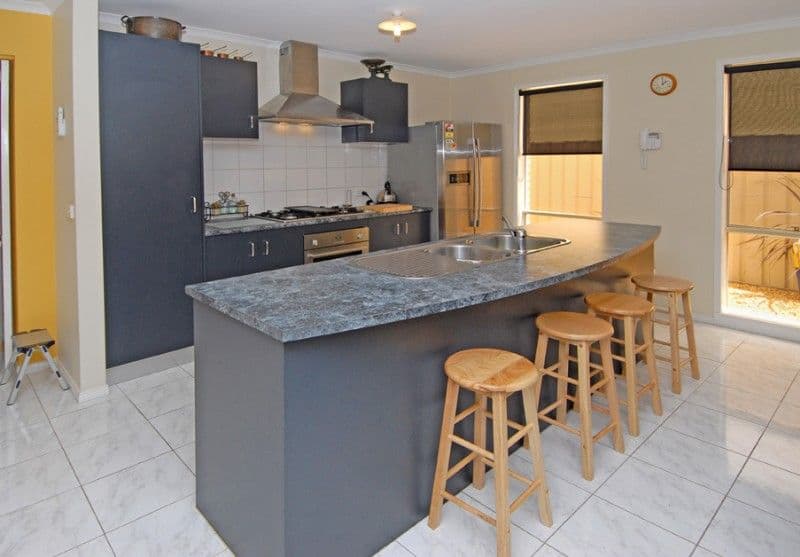 32 Barwon Street, TAYLORS HILL VIC 3037, Taylors Hill - Thumbnail 2