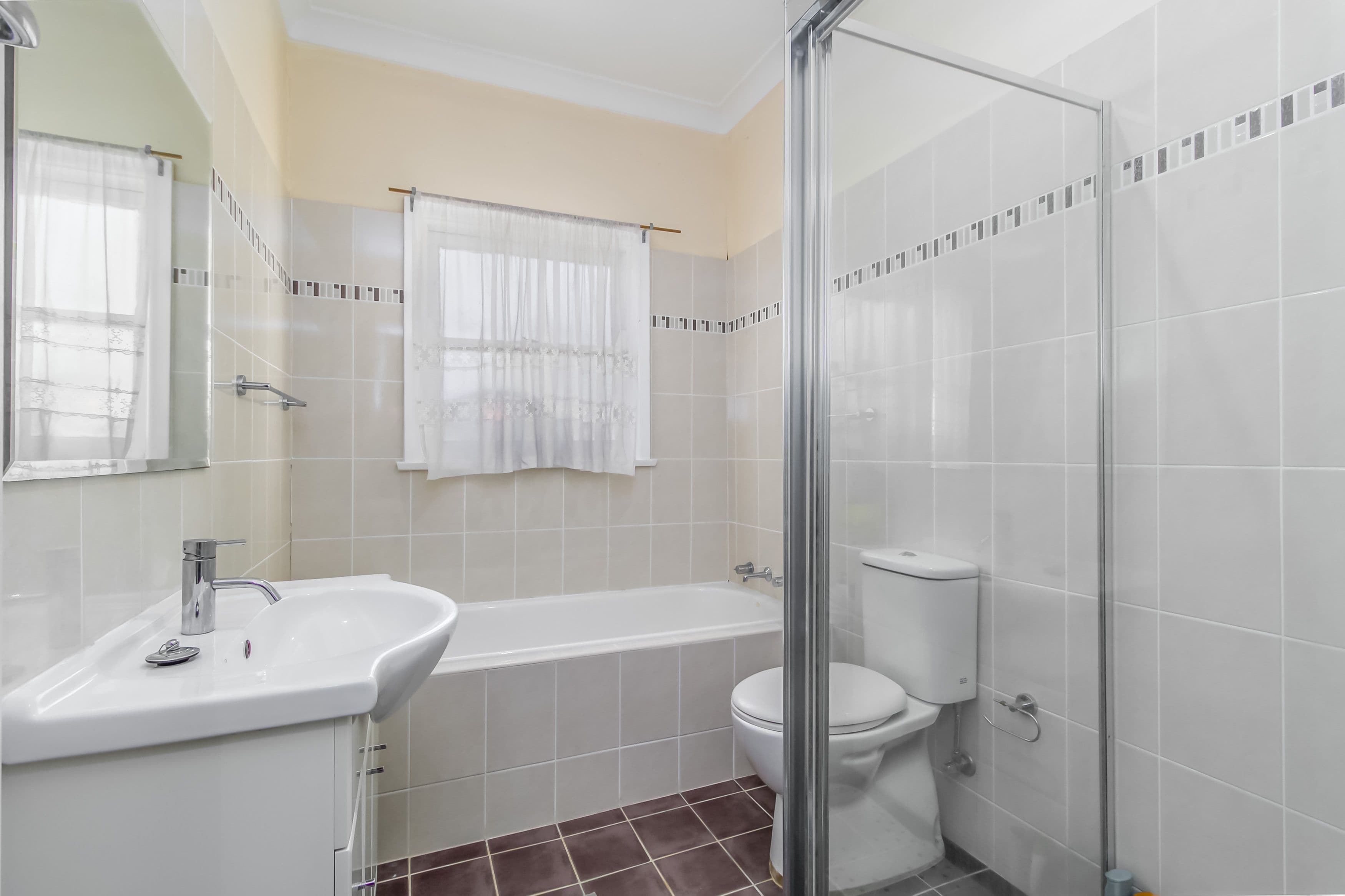 31 Leabons Lane, Seven Hills - Thumbnail 4