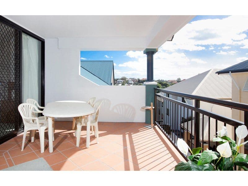 2 St Pauls Terrace, SPRING HILL QLD 4000, Spring Hill - Thumbnail 2